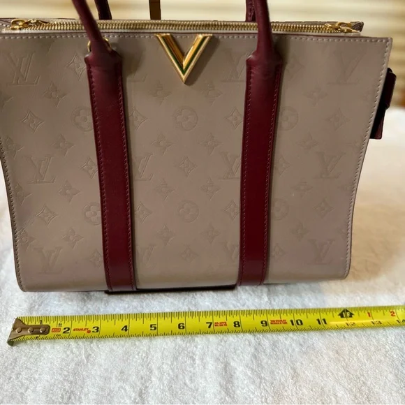 Louis Vuitton Monogram Cuir Plume Very Tote MM Mastic Raisin - Picture 8 of 12